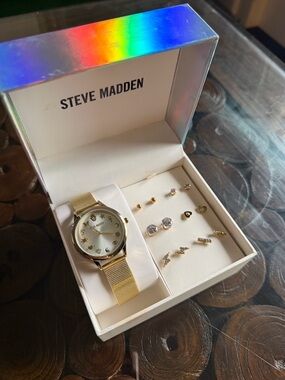 Steve Madden Lucky Symbols Gold-Tone Mesh Strap Watch and Earring Set